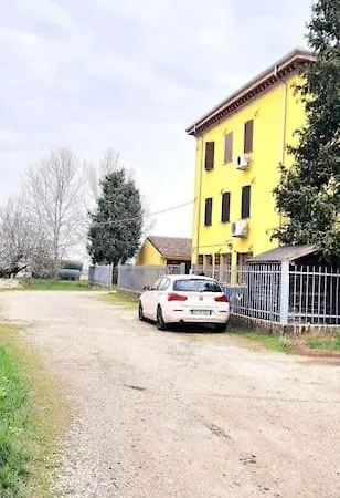 Verdi Valli Comfort Mirandola Bed & Breakfast 3*